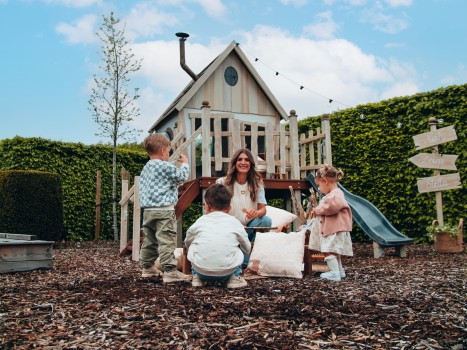 NICEfamily | The Storybook House XL